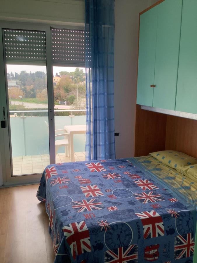 Отель Oasi Mare Нумана Экстерьер фото